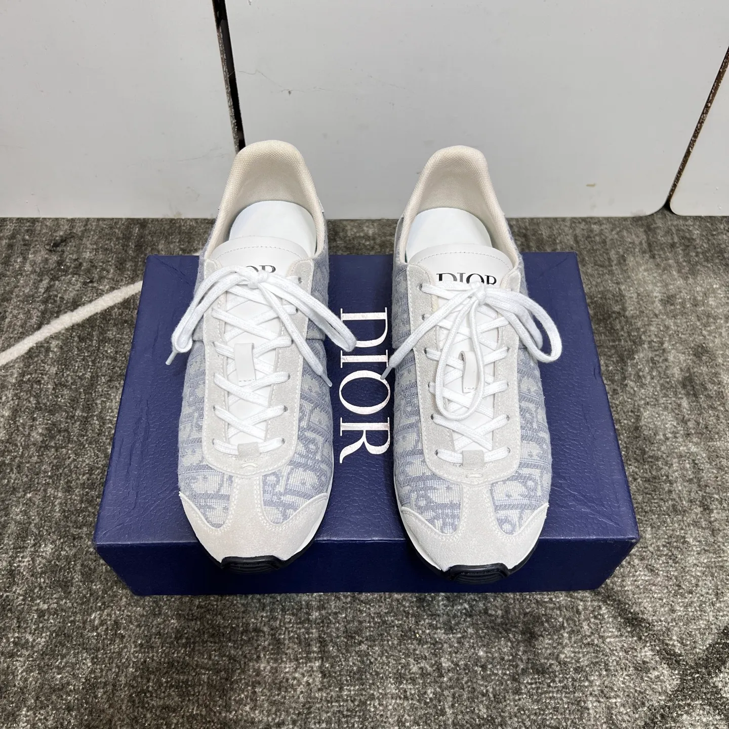 Factory price: 420💰【DIAo•Dior】Original quality.~ Unique modern style sneakers. 🏃A must-have casual shoe for trendy men😍😍 Original brand imported from Italy, imported original leather, sheep lining (refuses to discolor and grind feet) Sole: Original sole provided by the original factory, French lazy style design ⚠️Fit to the feet, original quality, super comfortable original sole. It’s like shooting the real thing 🎬The real thing is better, high-quality sneakers, size: 38-44, custom-made 45